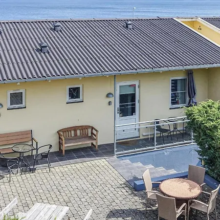 아파트 2 Bedroom Lovely In *