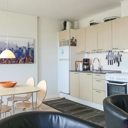 2 Bedroom Lovely In 알링에